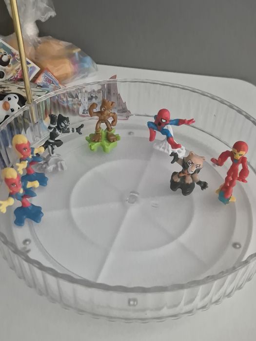 Игрушки киндер marvel