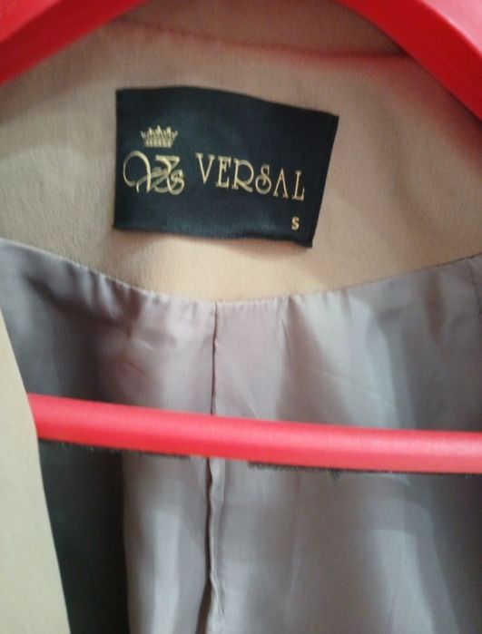 Продаётся женский Плащ