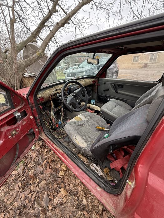 Продавам голф 2 1.6