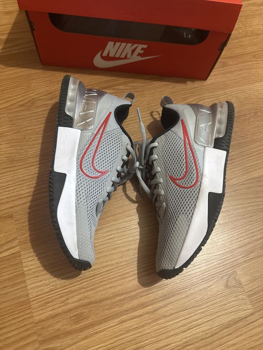 Маратонки Nike номер 43