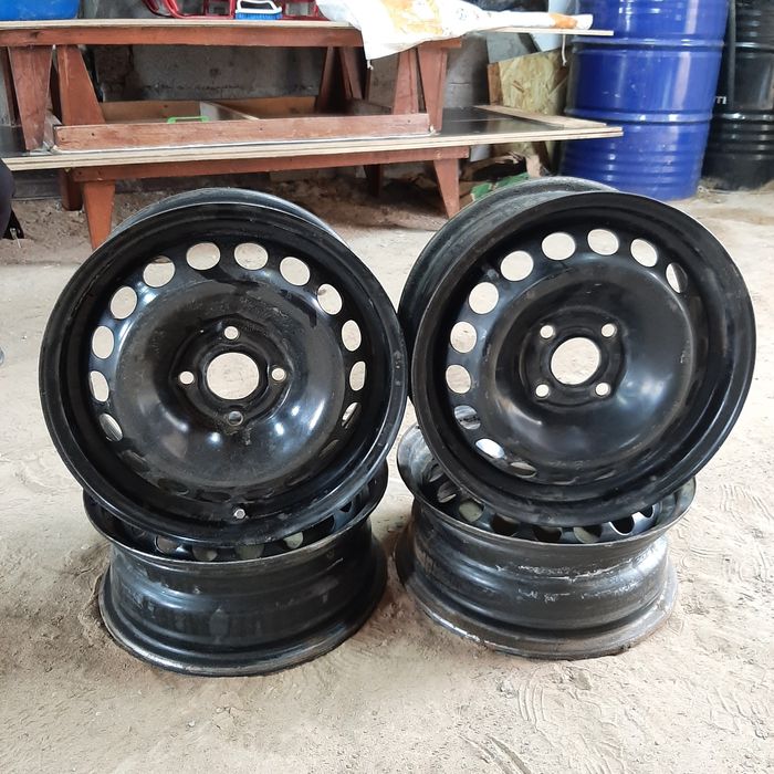 Продам 4 штампованные диски R14