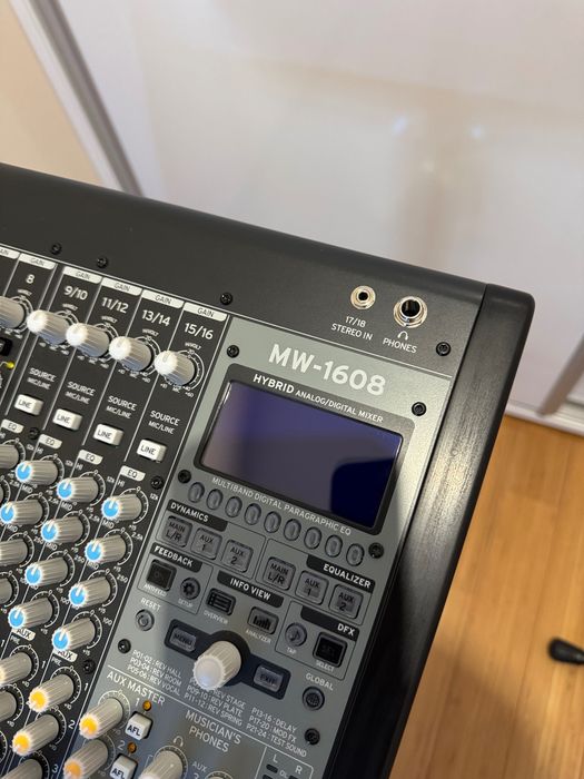 Пулт Korg MW1608