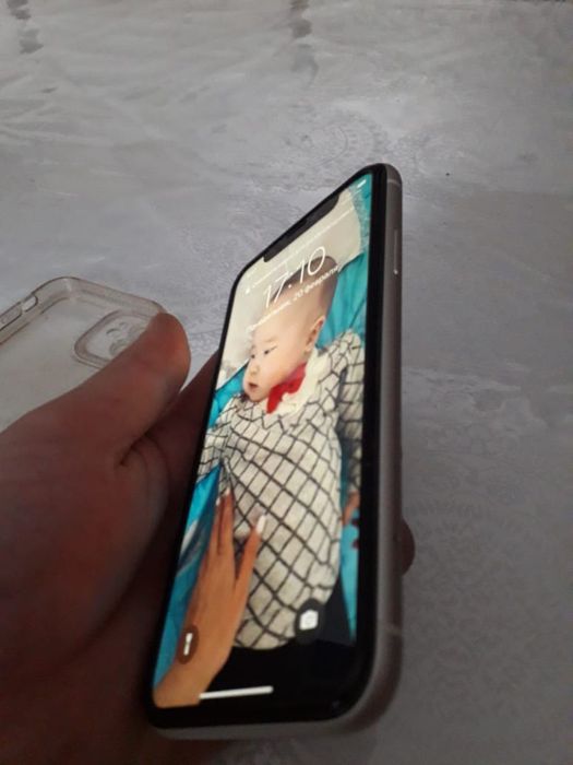 Продется iPhone 11 с гарантией