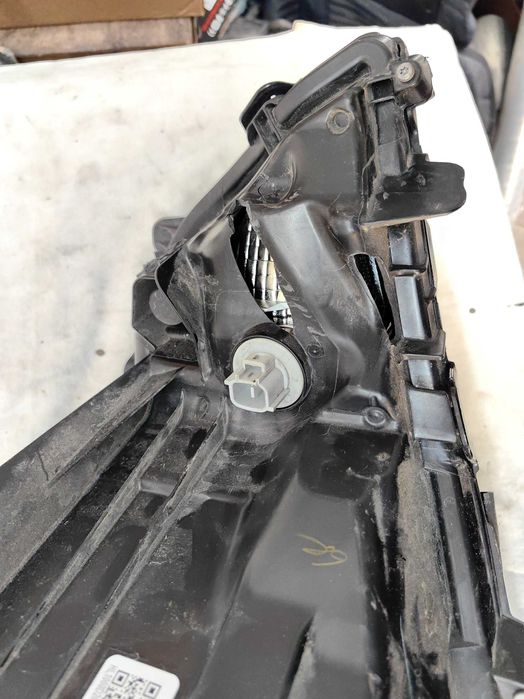 Оригинален фар Тойота  Toyota Highlander Led