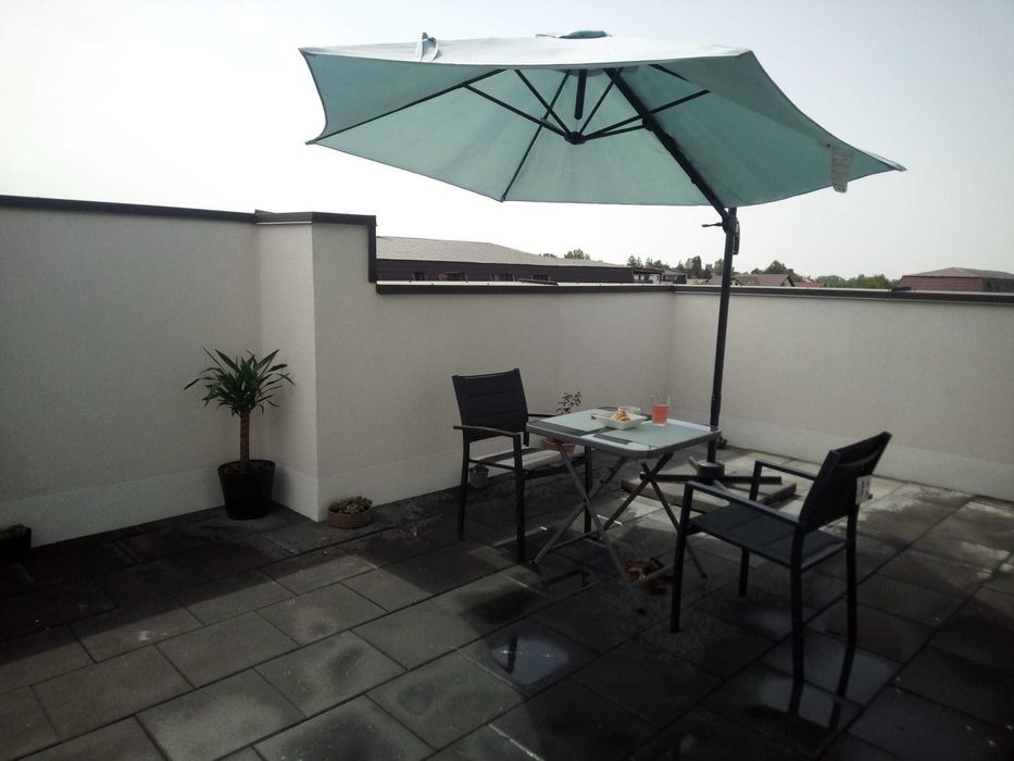 Inchiriez apartament 2 camere+terasa+container+loc de parcare