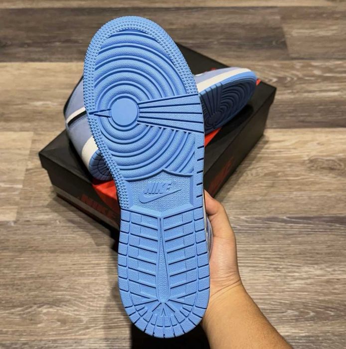 *ULTIMELE STOCURI* - Jordan 1 University Blue - verificare colet