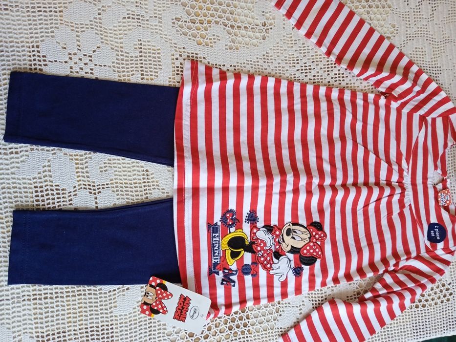 НОВ комплект Minnie mouse, размер 2-3 годинки