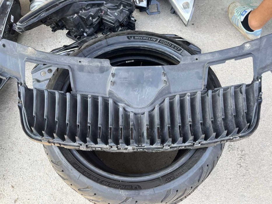 Решетка Skoda Roomster 2009