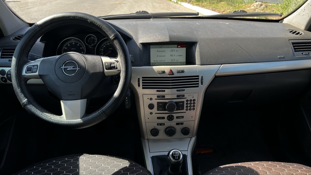 Opel Astra H 1.4 2008 год