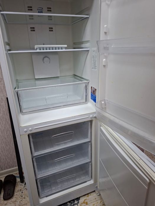 Холодильник сатылады !