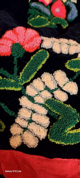 Catrință / fotă populara tradițională cusuta manual