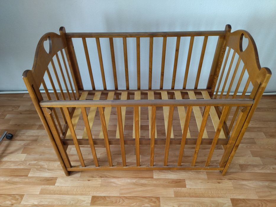 Продам детскую кроватку