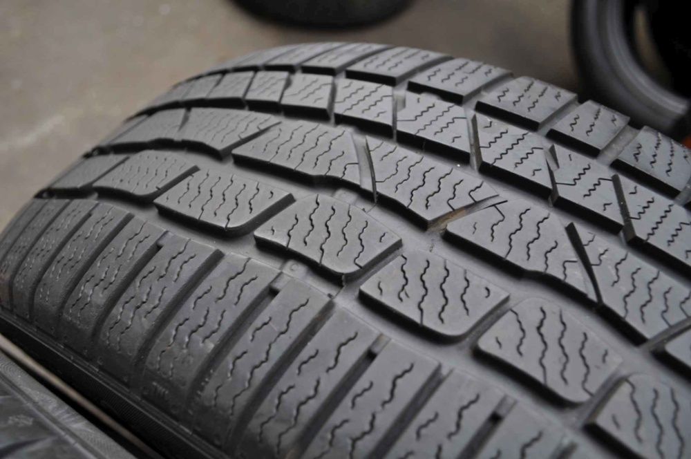 Anvelope Iarna 225/50 R18 CONTINENTAL ContiWinterContact TS830P 99H