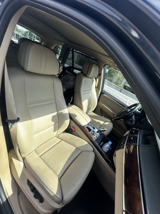 Машина Bmw x5 2012