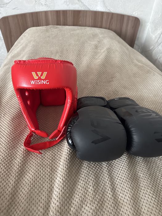 Пррдаю шлем и перчи