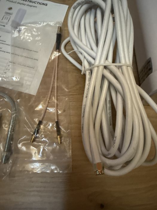 Antenă omnidirecțională 3G/4G LTE high gain 10-12dBi,SMA male 698-2700-3800MHz,pentru exterior, montare pe stâlp/perete, router 4G LTE,modem