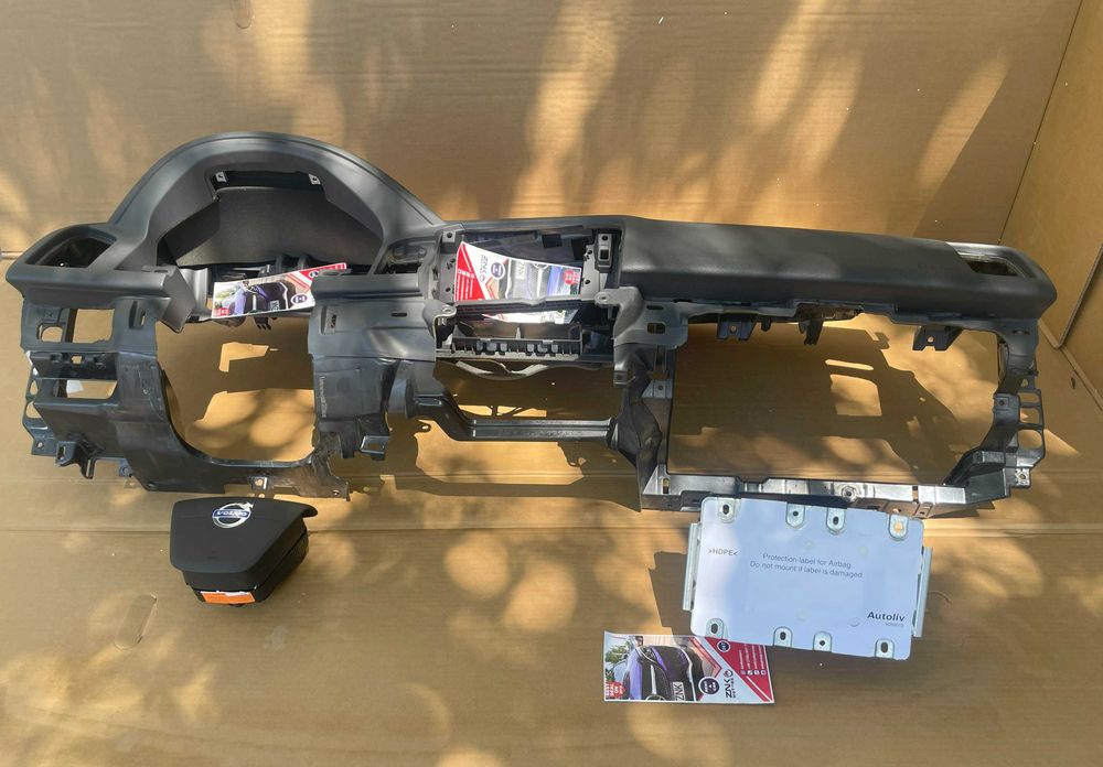 Volvo XC60 - airbag volan pasager - plansa de bord - cortine - centuri