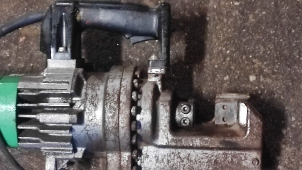 Hitaki mașina de tăiat fier beton până la  fi 33