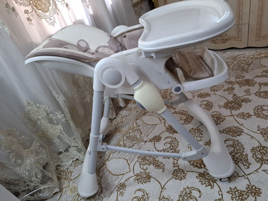 Bolalar ovqatlanadigon stuli