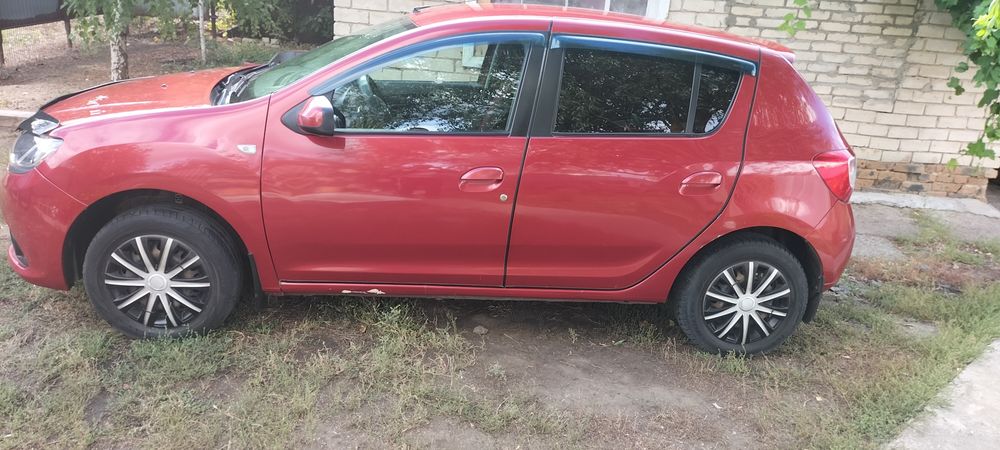 Продам Рено Сандеро 2015 г.в.