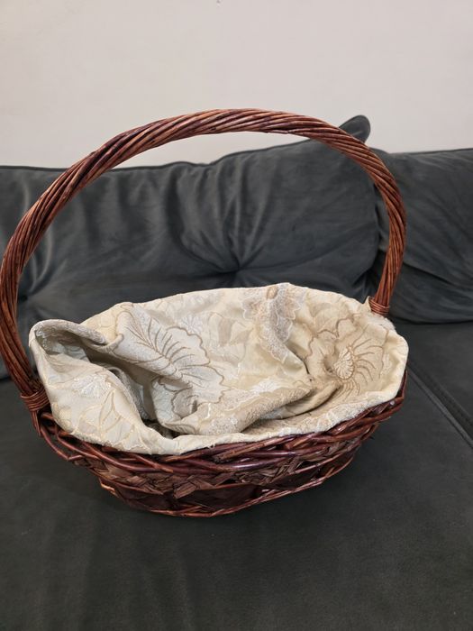 Елегантна кошница с плат