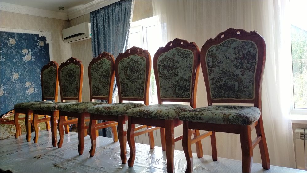 Орындықтар сатылады.