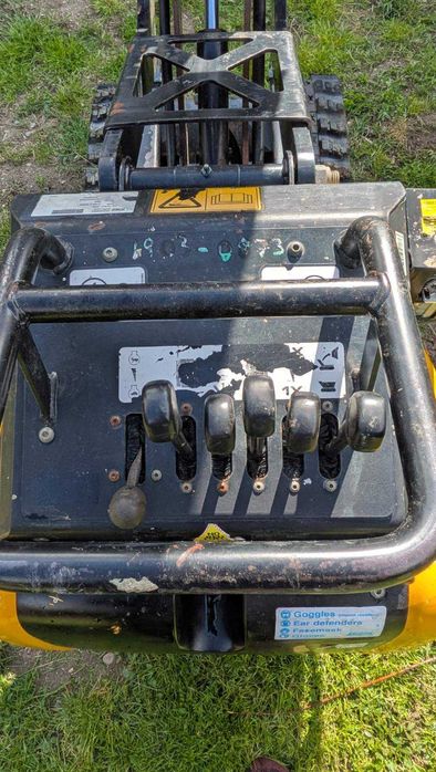JCB HTD-5 мини дъмпър