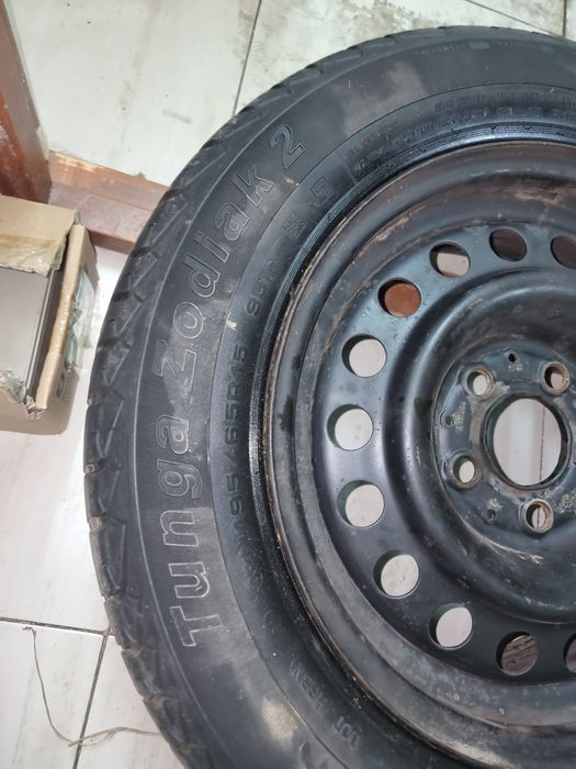 Автомобильное колесо в сборе