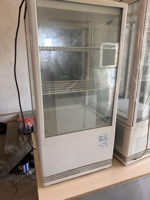 Хладилна витрина