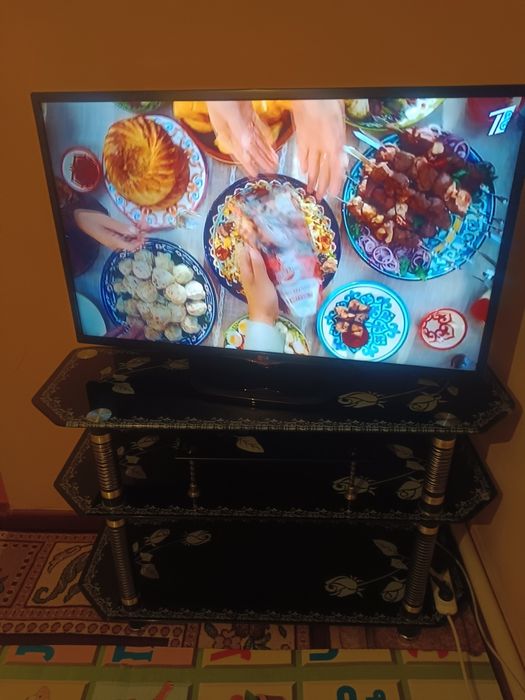 Кухонный гарнитур  продам срочно