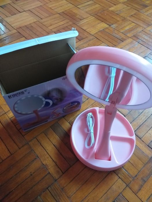 Oglinda cosmetica cu factor de marire