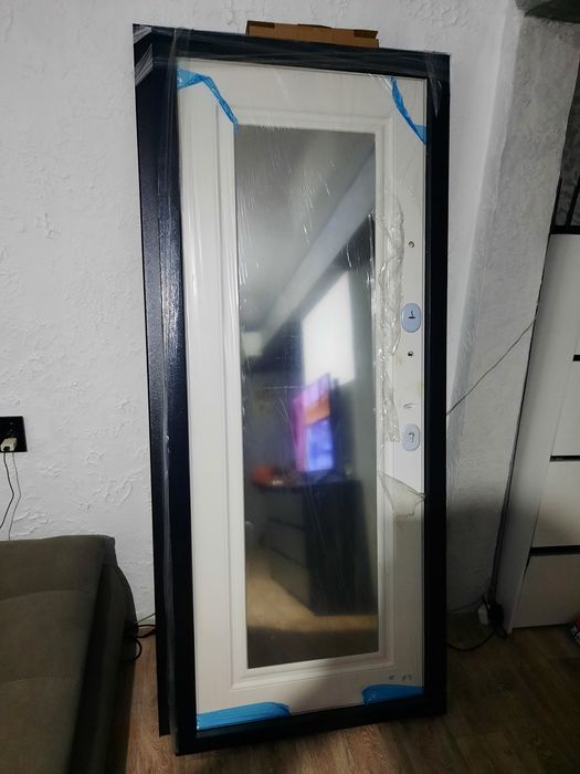 Продам дверь входную (новая)