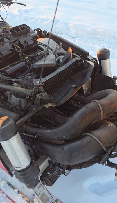 Snowmobil Yamaha Vmax 4 750, motor 4 cilindrii 2 timpi 140 CP