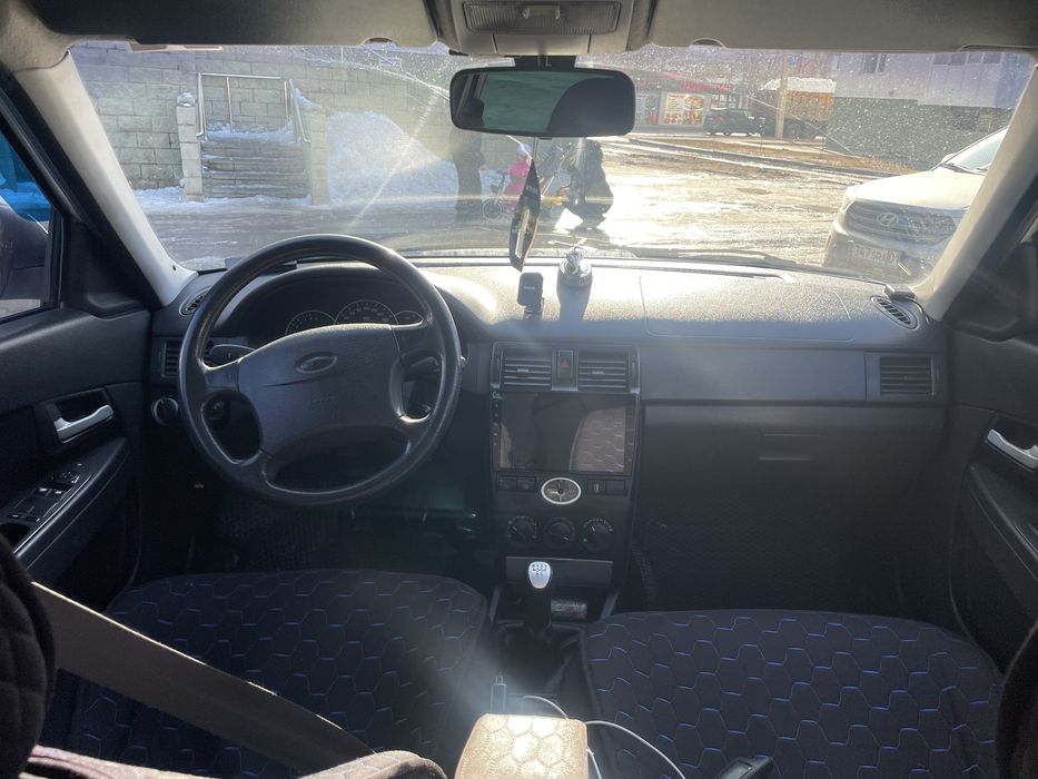 Продам приору 2012 год