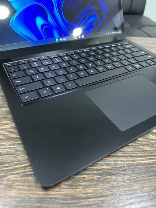 мощный 8-ядерный i7 сенсорный ноутбук  Microsoft Surface 3 2K