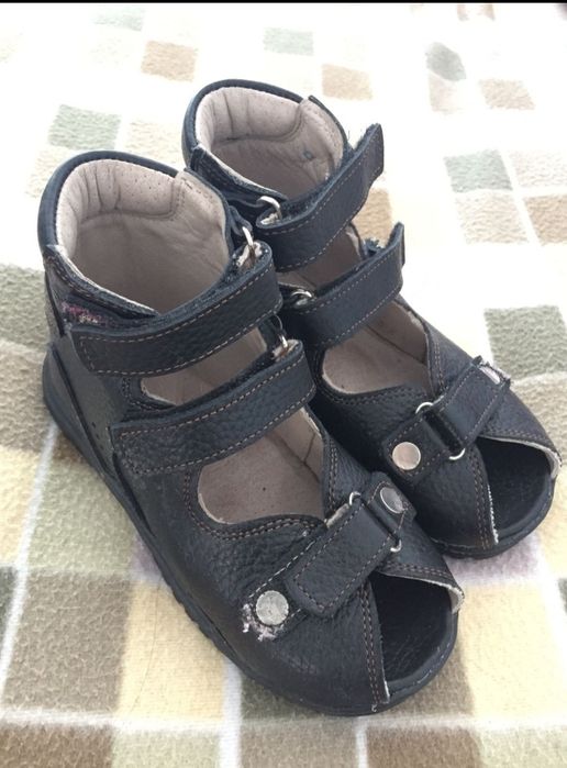 Ортопедические сандалии