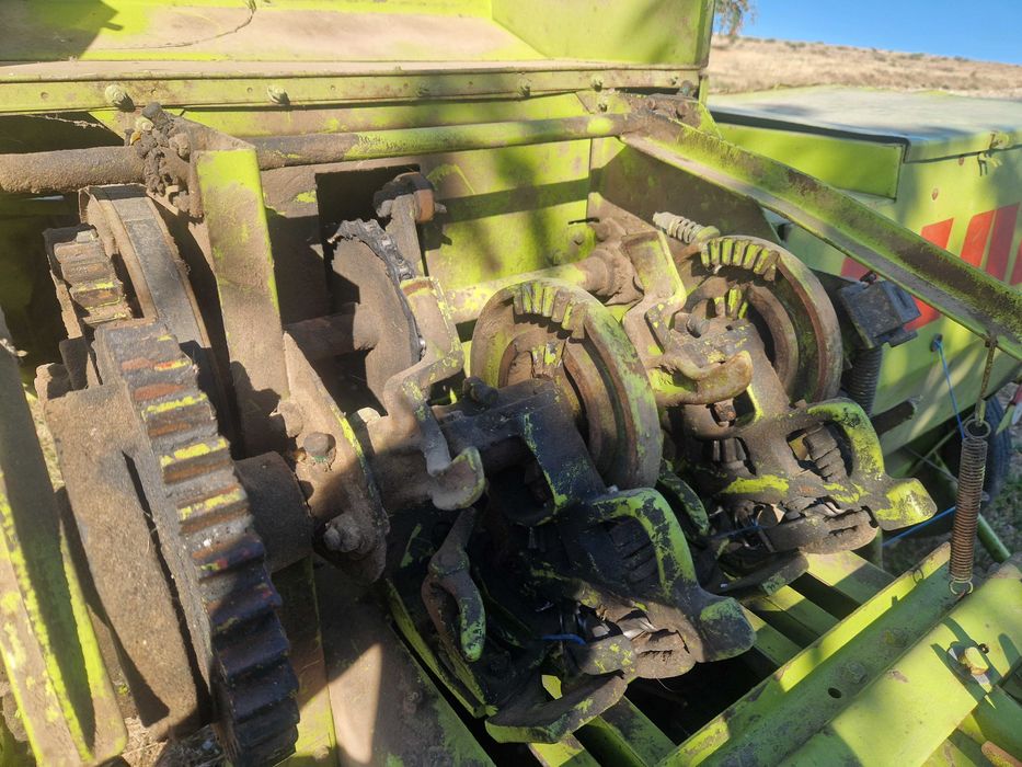 Balotiera presa de balotat Claas
