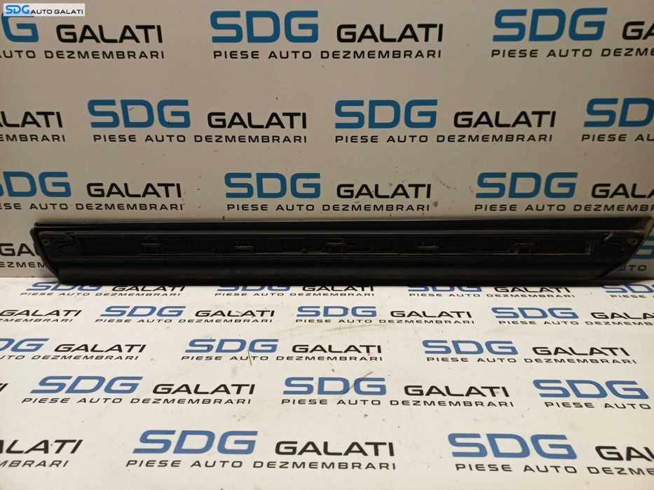 Bandou Ornament Plastic Inferior de pe Usa Portiera Dreapta Spate Audi A4 B6 2001 - 2005 [L0074]