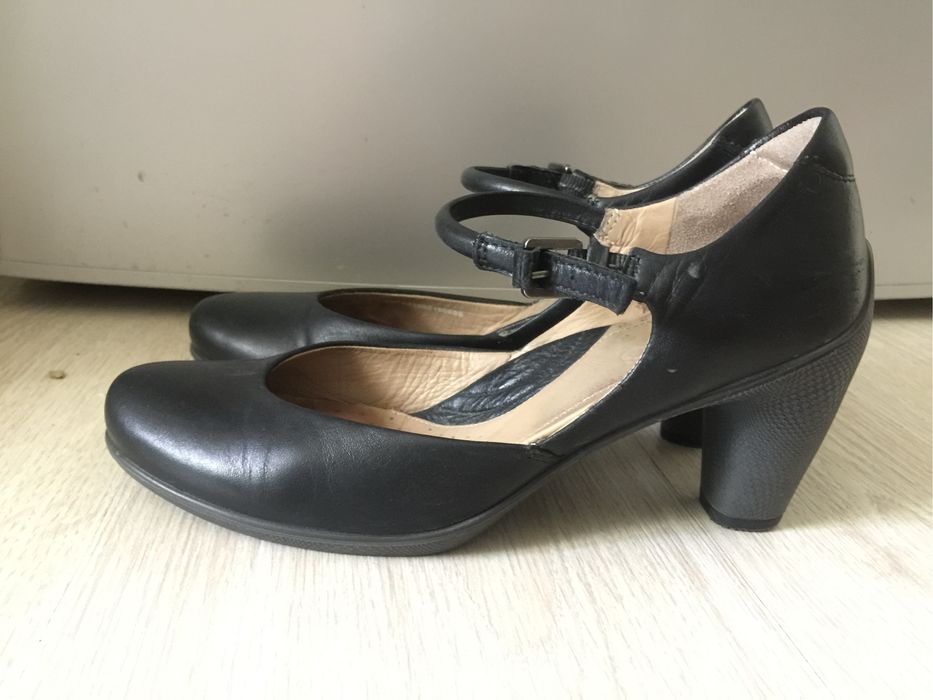 Туфли женские разные