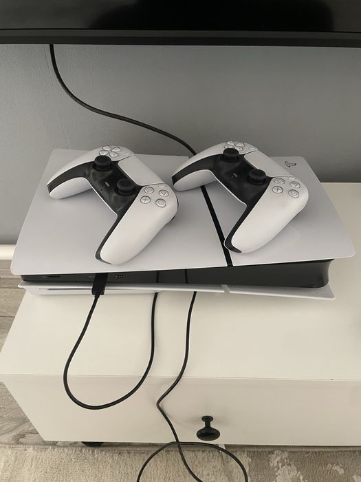 Продам PS5 в идеальном состоянии