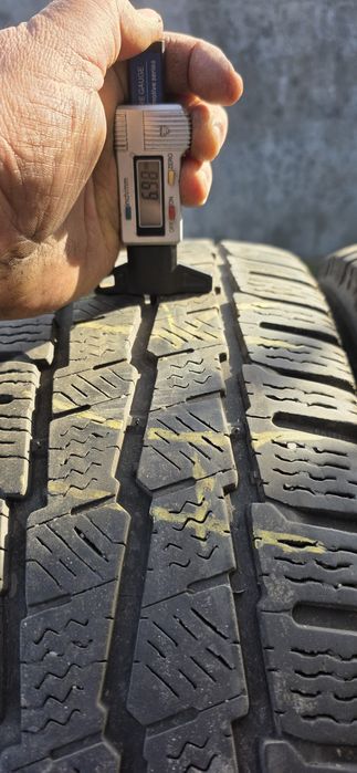 Гуми 2бр 215/65/16 с -1бр - 99лв