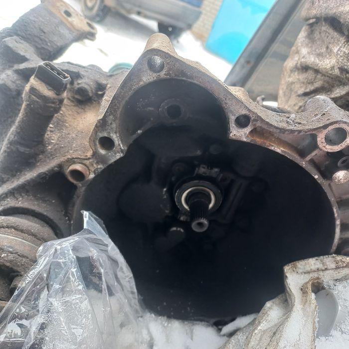 Продам коробку гольф 3 1.6 абу