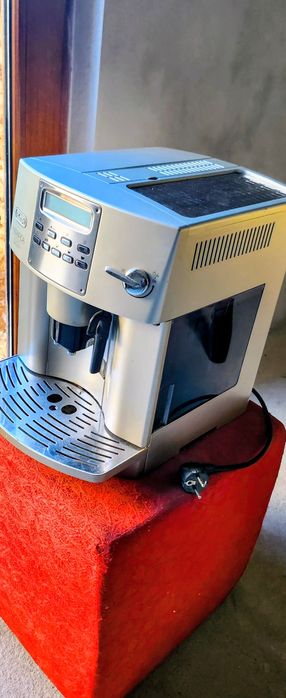 Espressor cafea Delonghi Magnifica