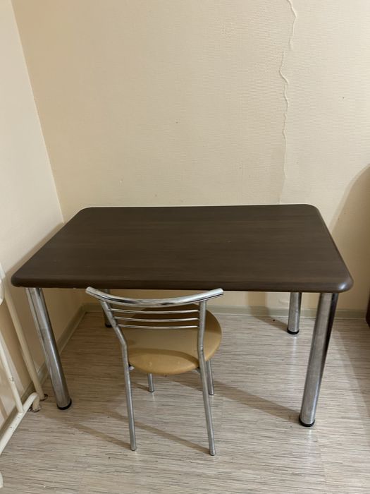 Продам стол со стулом