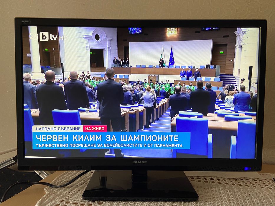 Телевизор Sharp 22 инча