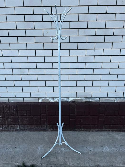 Вешалка для одежды металлическая