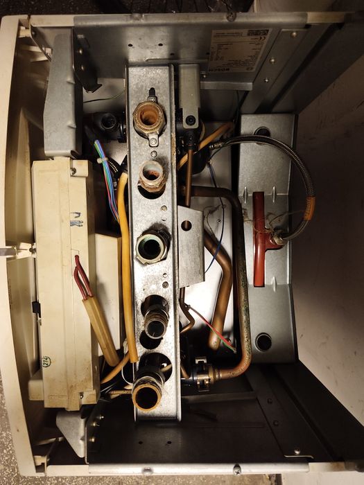 Centrală termică  Bosch gaz 4000w recent schimbată!