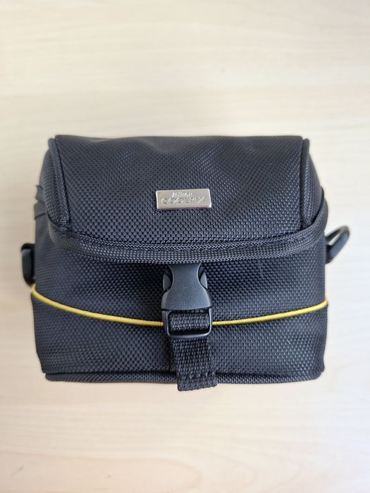 Geanta Nikon mica