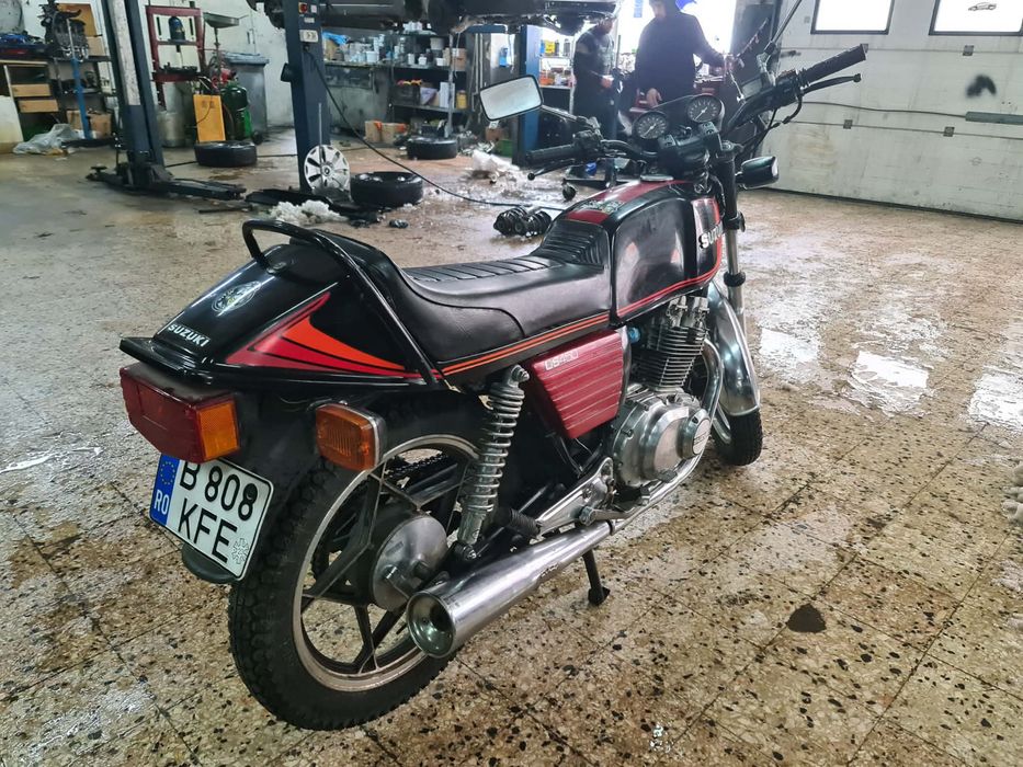 Motocicleta istorica Suzuki GS450 1981