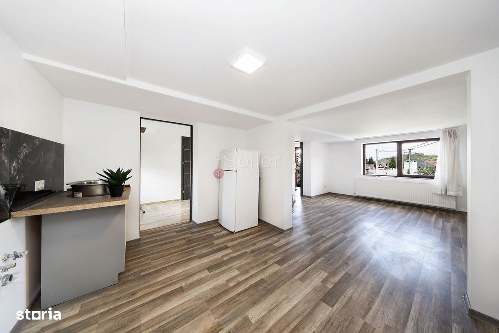 Casa renovata 2024 cu 2 apartamente